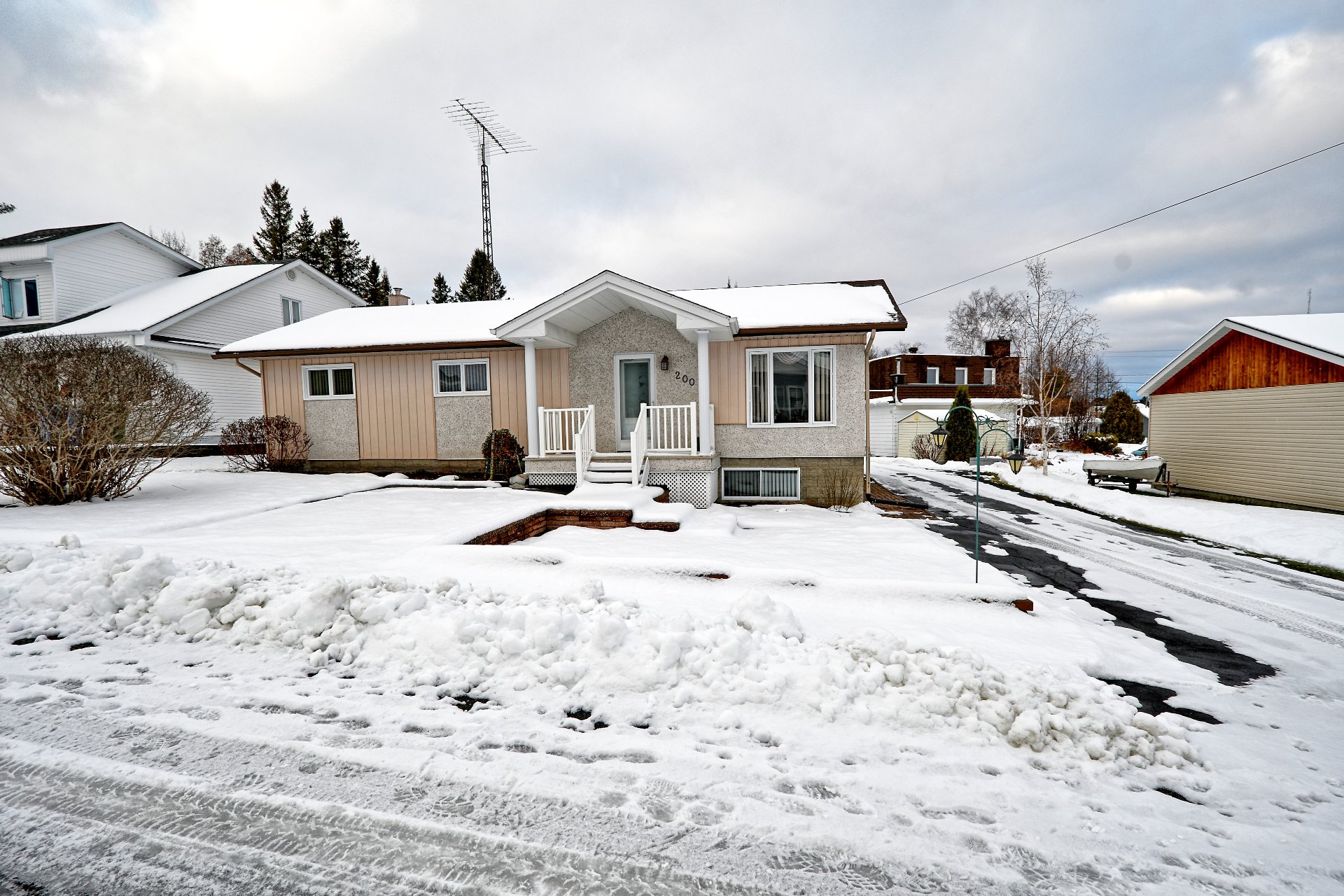 Propriétés 200 Rue de la Montagne SainteGermaineBoulé Les