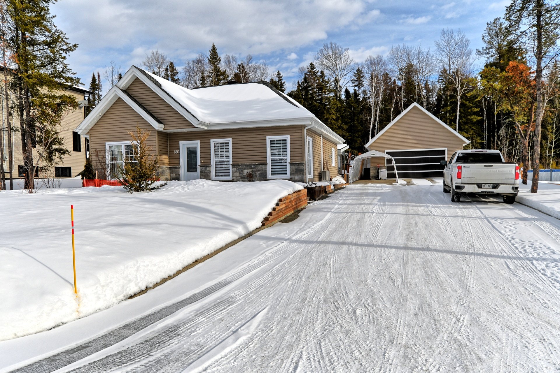 Propriétés - 180 Rue Lachance Sainte-Germaine-Boulé - Les immeubles EXCELL